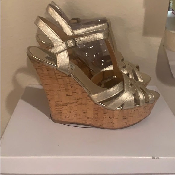 Shoes - Picture 3 of 3